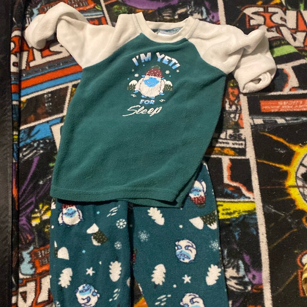 Kidgets size 24 months but it fits my 3 year old.